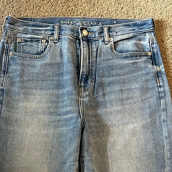 American Eagle Mom Jeans Women’s Size 10 Regular High Rise Light Wash Raw Hem - Picture 3 of 6